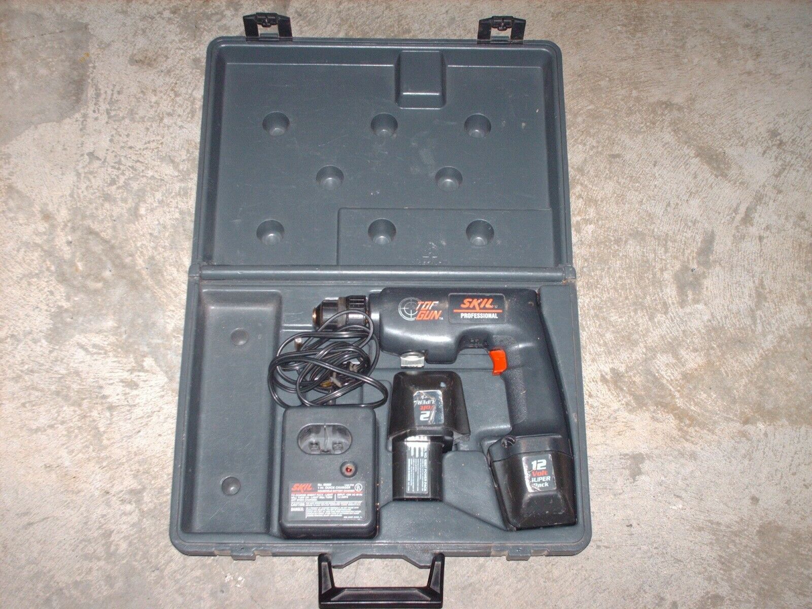 Skil 2736 Top Gun Cordless Drill and Case FOR PARTS OR REPAIR ONLY