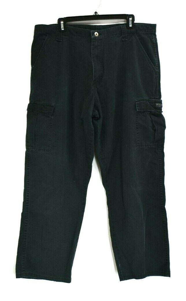 black cargo pants wrangler