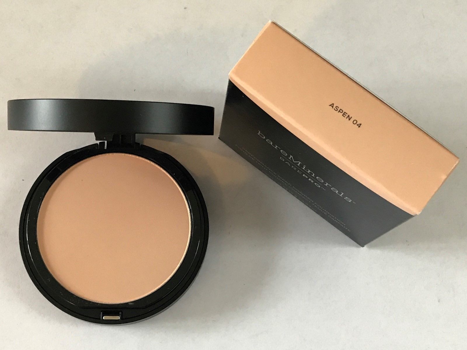 Bare Minerals BareMinerals Barepro Pressed Powder Foundation ASPEN 04