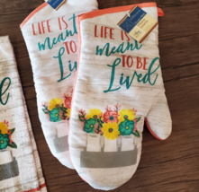 Kitchen Oven Mitts, set of 2, Orange Spring Flowers, Life is Meant to be Lived image 2