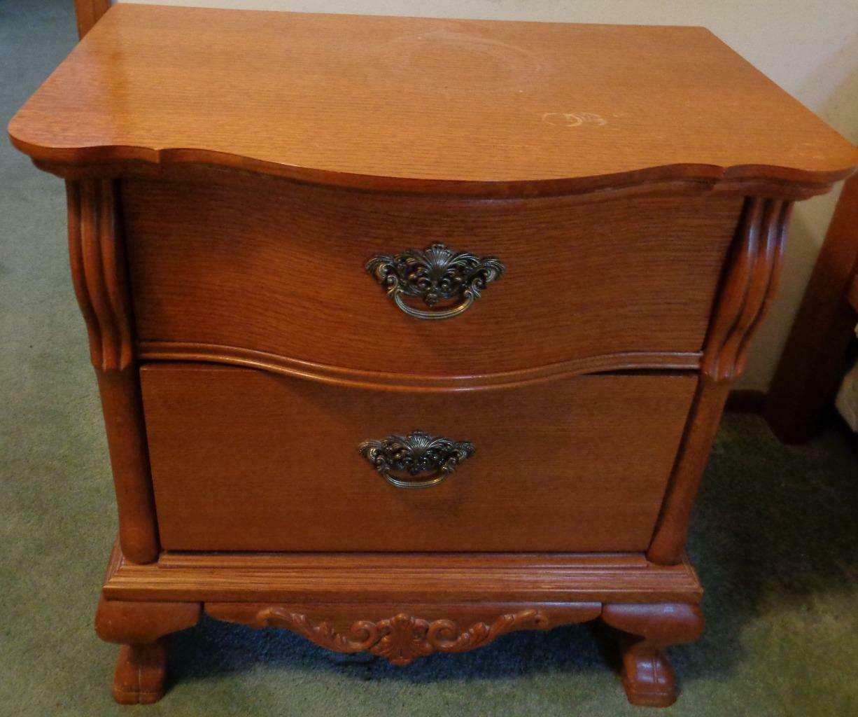 Lexington Victorian Sampler Wood Oak Finish Commode Side Table VGC