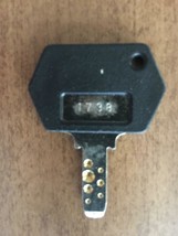 Aristocat Machines Rodeo OEM PACHISLO SLOT MACHINE DOOR KEY # 072 for Sammy 