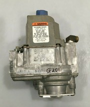 Honeywell Furnace Control Gas Valve VR8304P3381 Nat gas only used #G201 - $73.87
