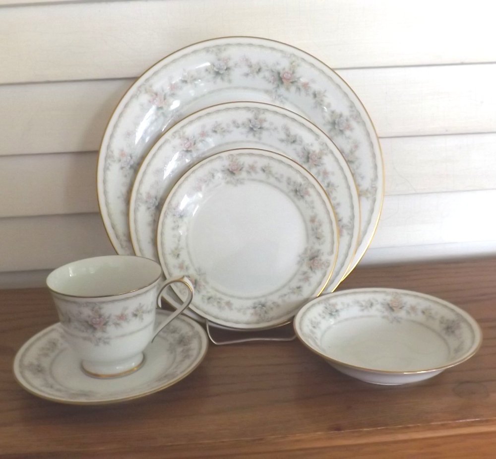 Noritake Applique 6 Piece Place Setting Vintage Fine China Applique 