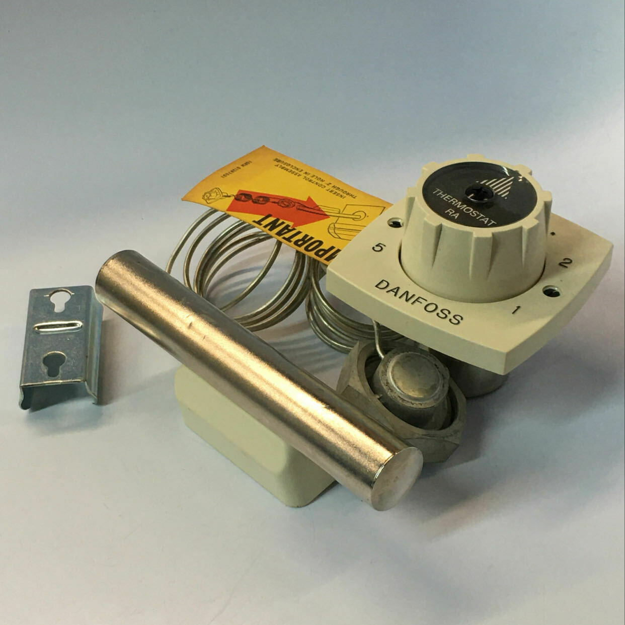 Danfoss RA33 Thermostatic Operator 0137002 Thermostats