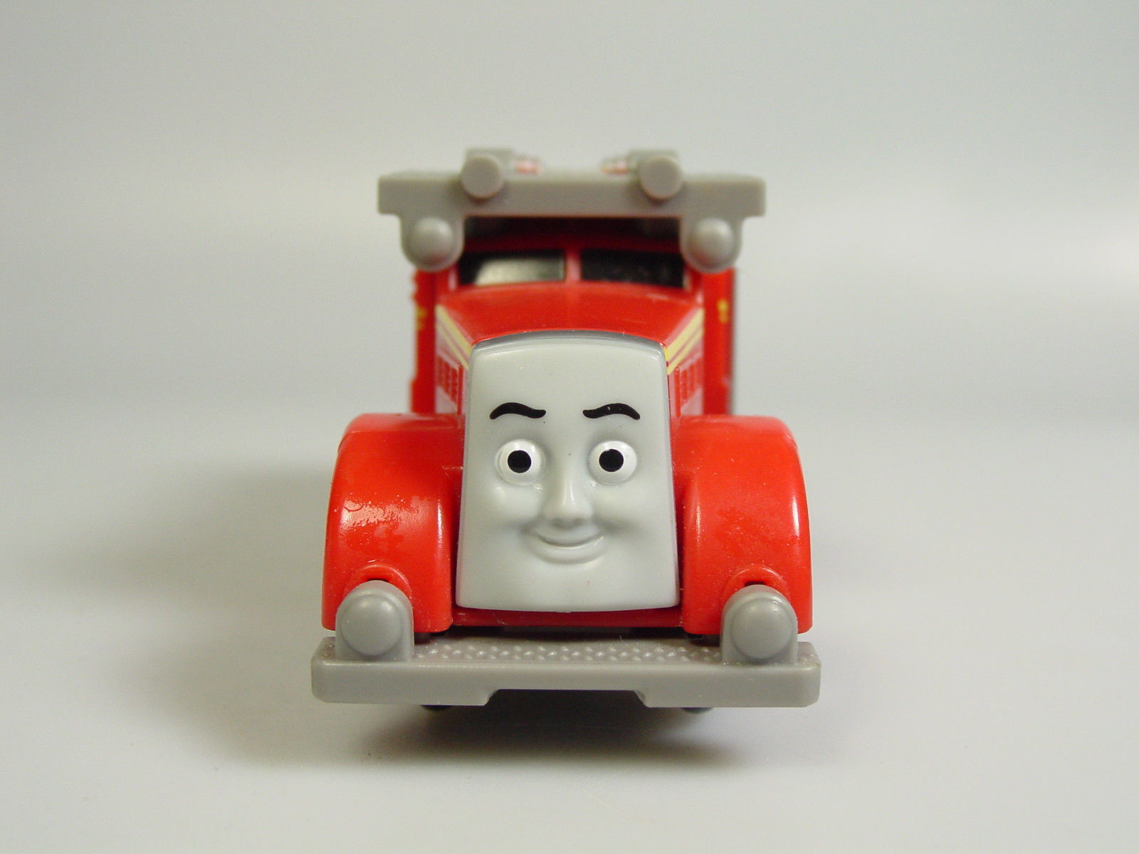 Thomas Train TOMY TRACKMASTER Motorized FLYNN the red toy fire engine ...