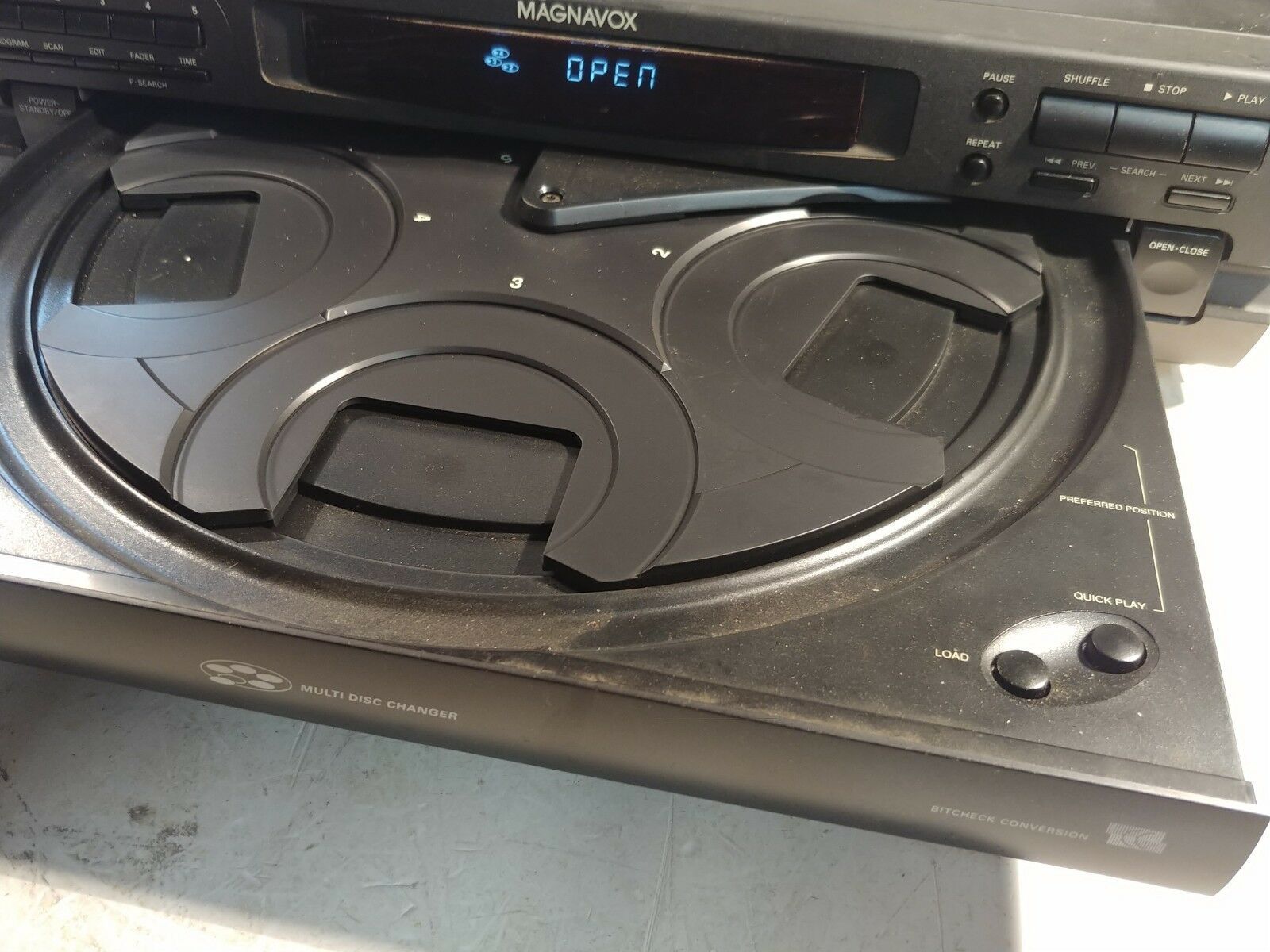 Magnavox Compact 5 Disc Carousel Changer CDC748 Multi Disc Changer