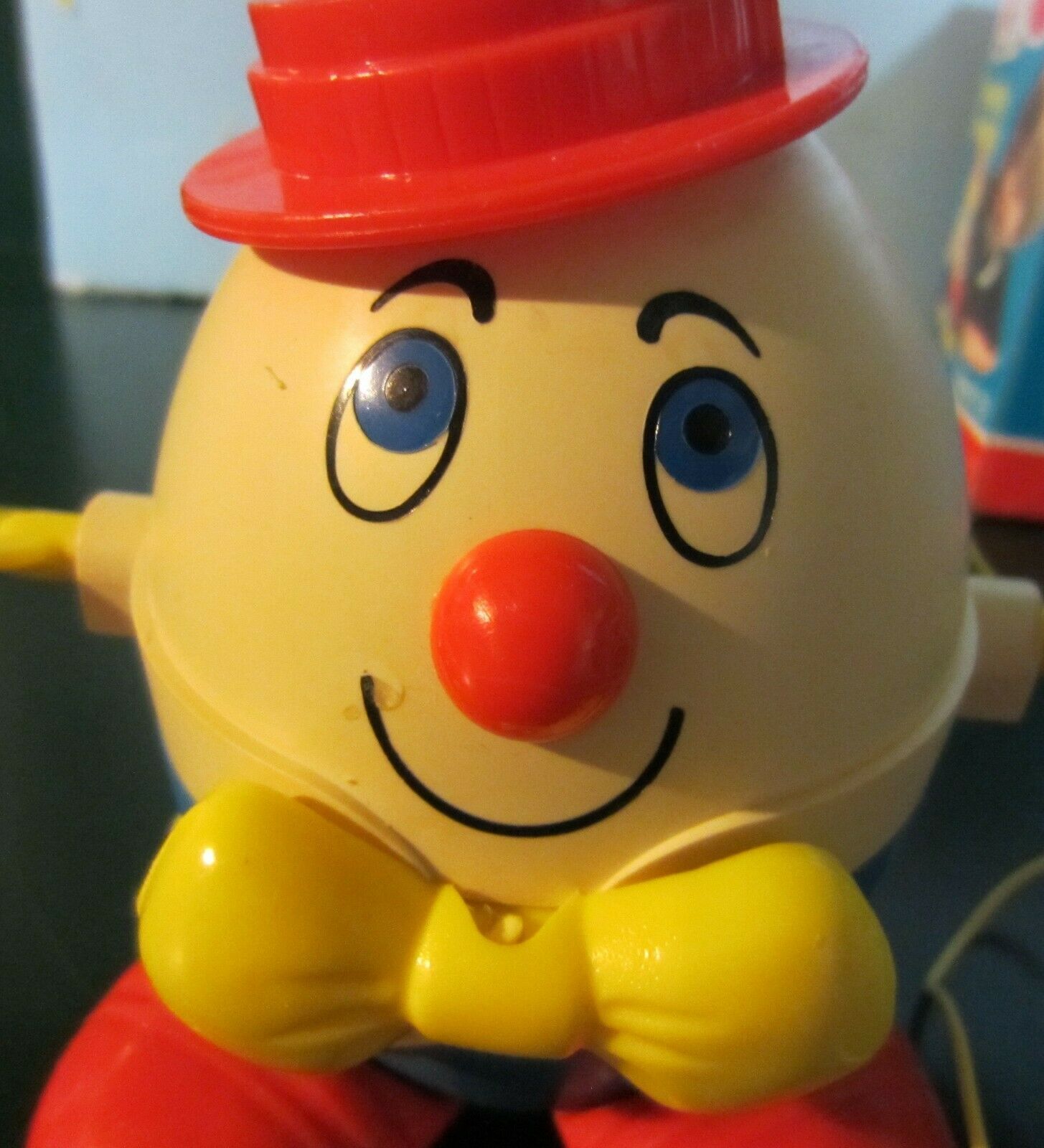 Vintage Fisher Price Humpty Dumpty Pull along toy w/spinning arms and