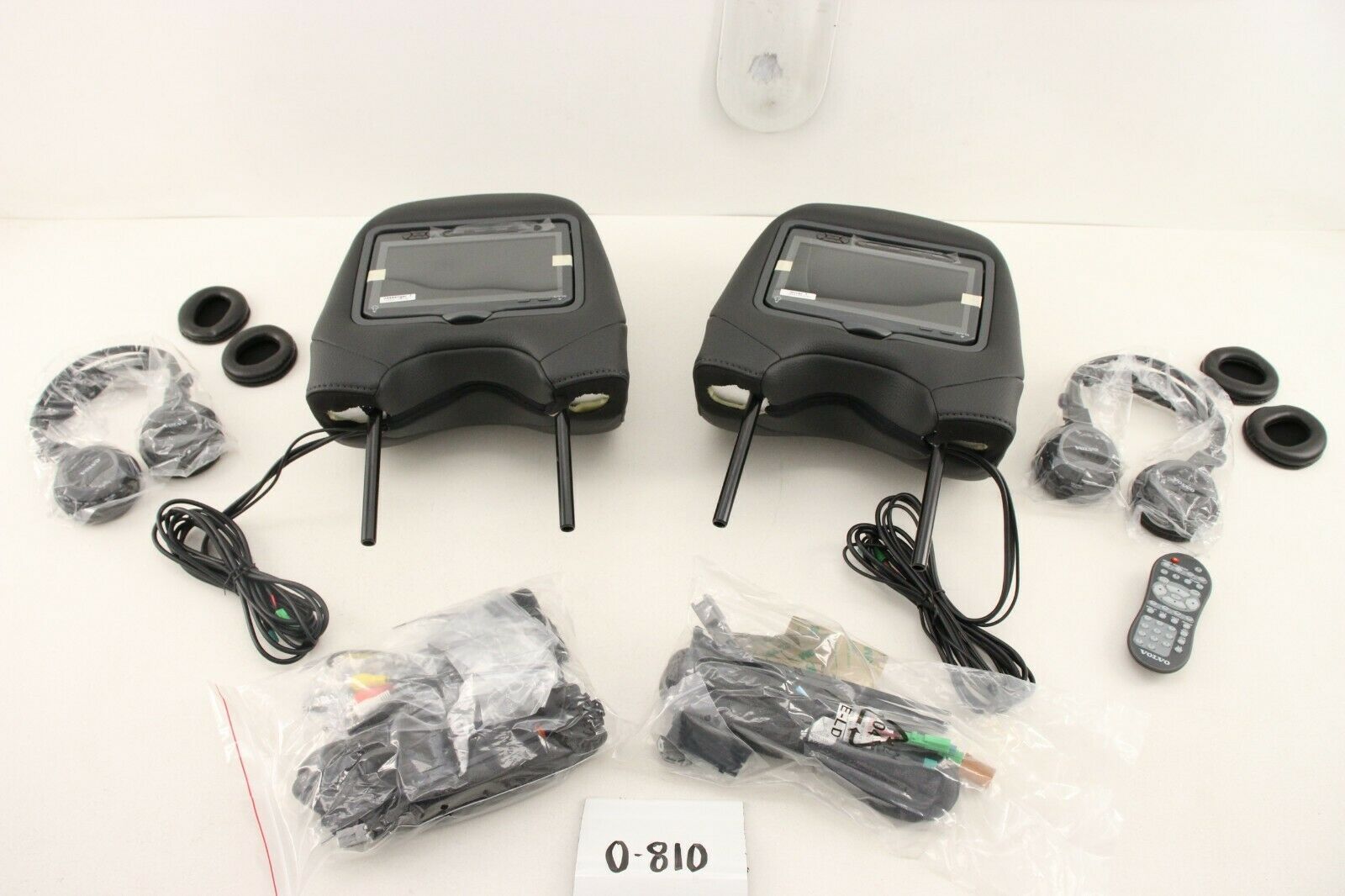 NEW OEM HEAD REST DUAL SCREEN ENTERTAINMENT SYSTEM DVD VOLVO XC90 0914