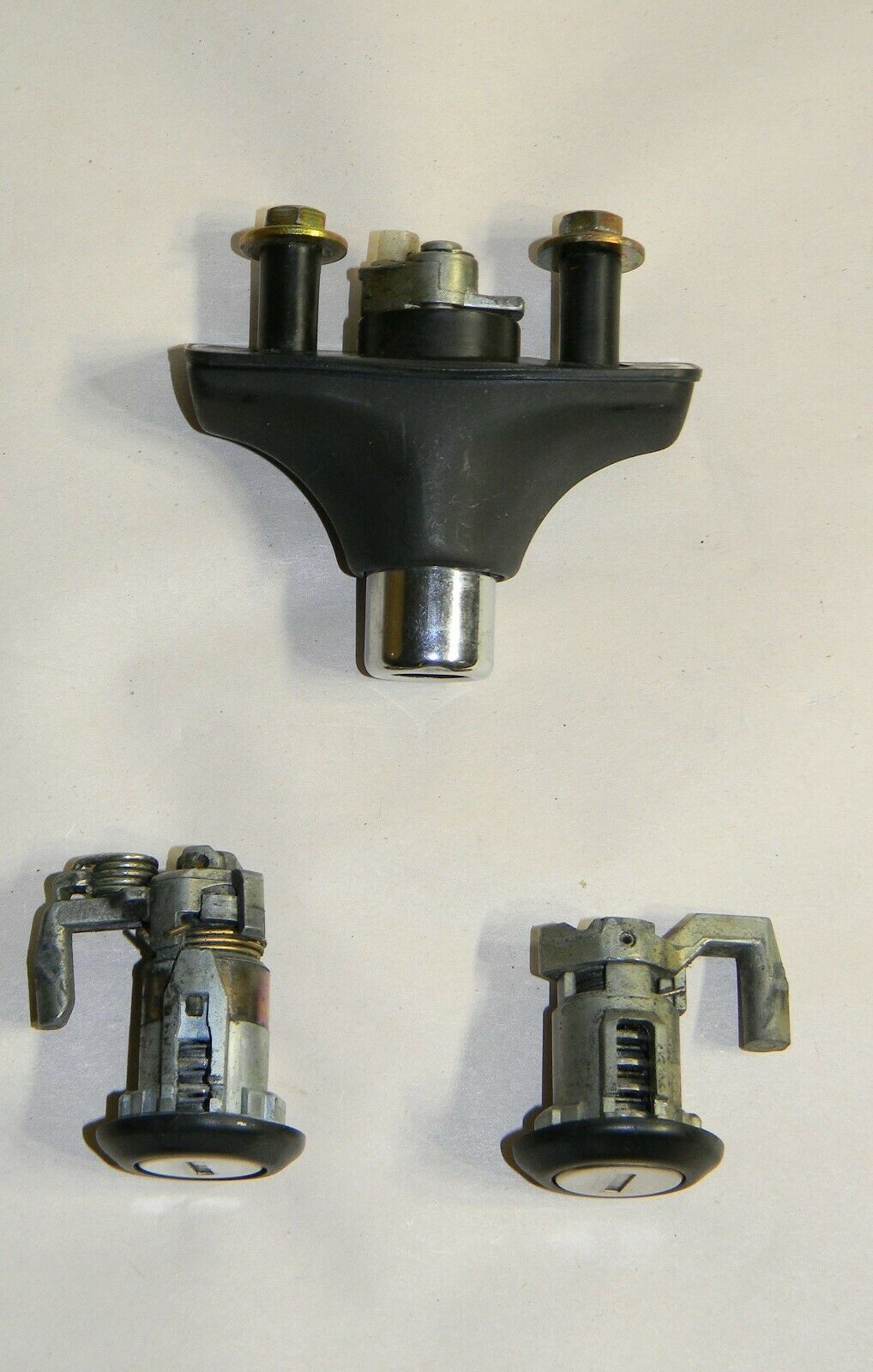 **BMW E30 318i 320i 320is 323i 325e 325i 325ix M3 Door Trunk Locks Set