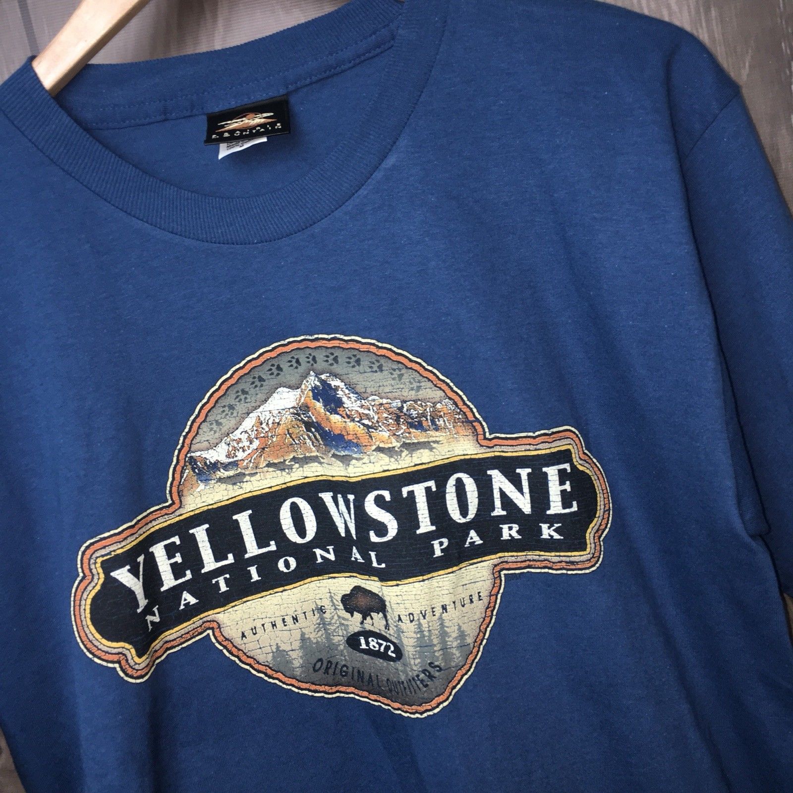 Yellowstone Mens Size M Graphic T-Shirt Short Sleeve Blue - T-Shirts ...