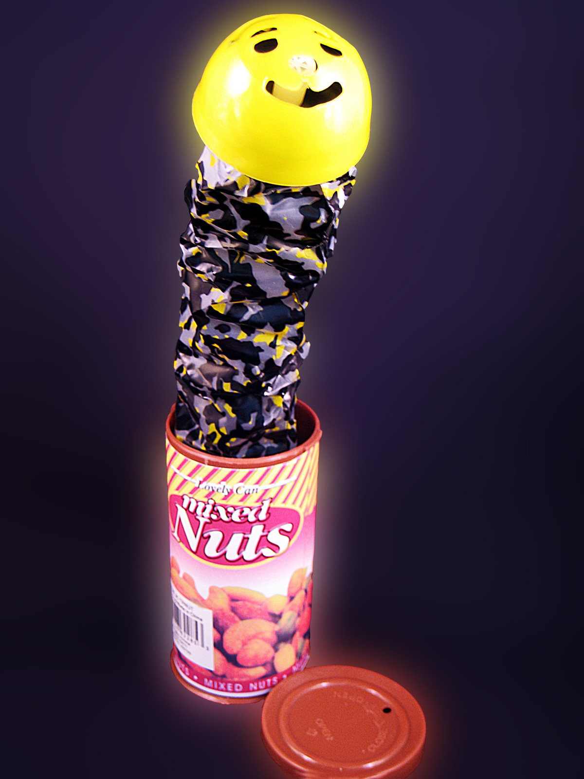 Snake In A Can Spring Loaded Trick Nuts Gag Classic Prank Noise Maker