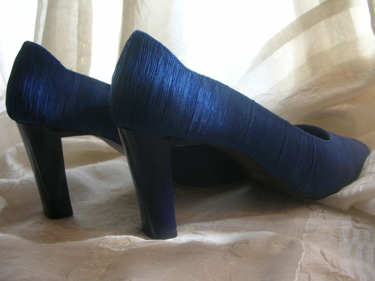 royal blue heels wide fit