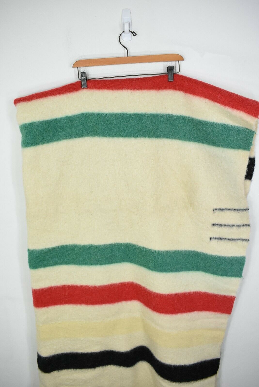 vintage Hudson bay wool blanket 62 x 67 3 points made in England - Blankets
