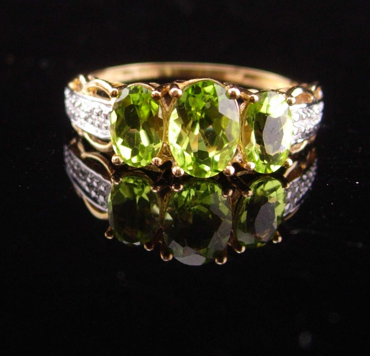 Primary image for 5CT peridot ring /  diamond ring / Vintage 10kt gold / Size 6 1/2 / 1st annivers