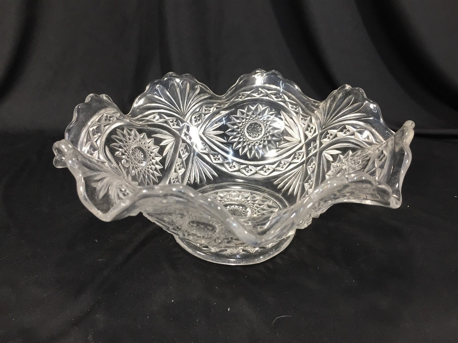 Vintage Heavy Cut Crystal Serving Bowl Wedding Gift Clear Glass 9