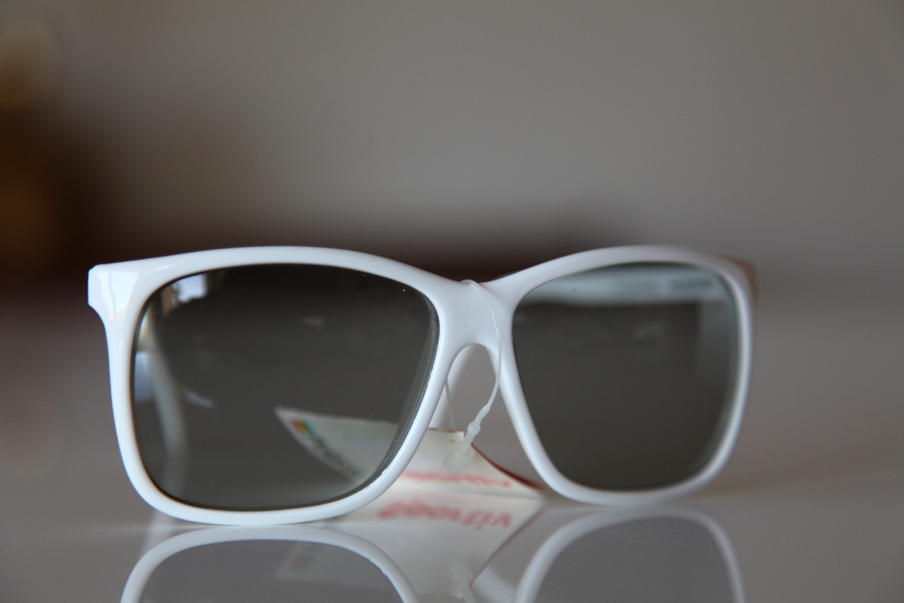 Polaroid Vintage Tortoise Sunglasses White Frame/ Dark Polarizing ...