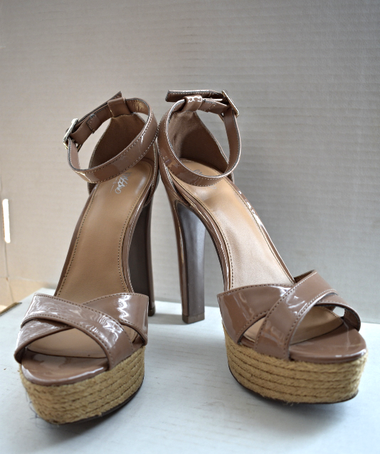 nude heels size 6