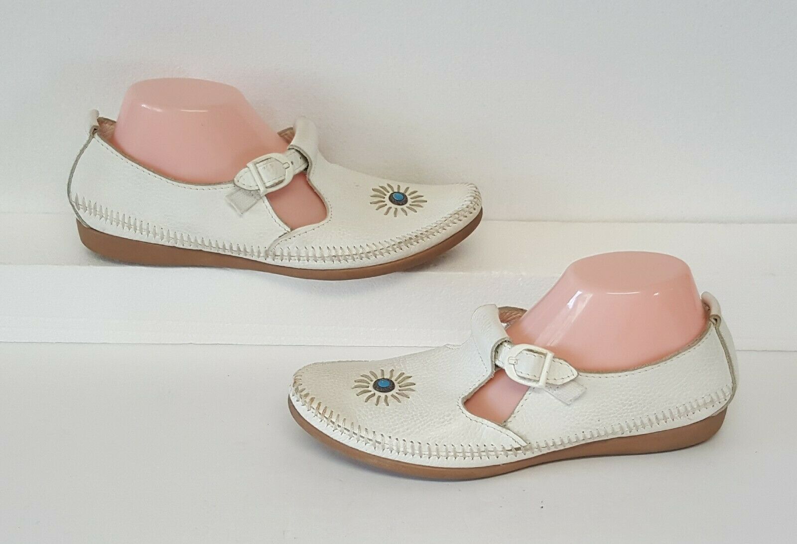 minnetonka women's leather moccasins