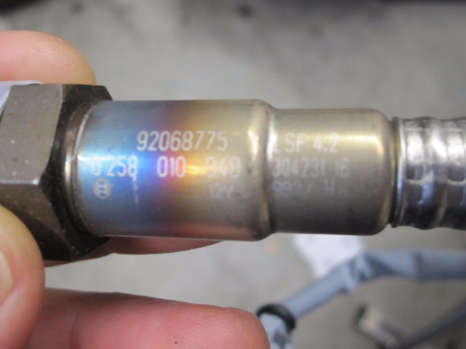 Bosch 16048 Oxygen Sensor O2 UPSTREAM B1S1 B2S1 200809 Pontiac G8 3