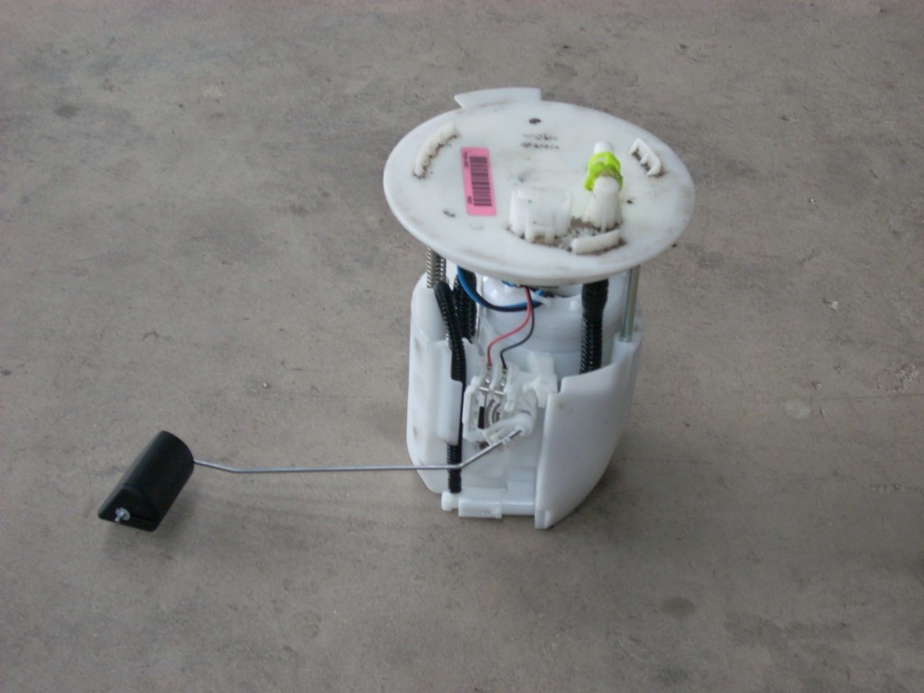 2015 MAZDA 3 FUEL PUMP 2.0L TANK MTD Fuel Pumps