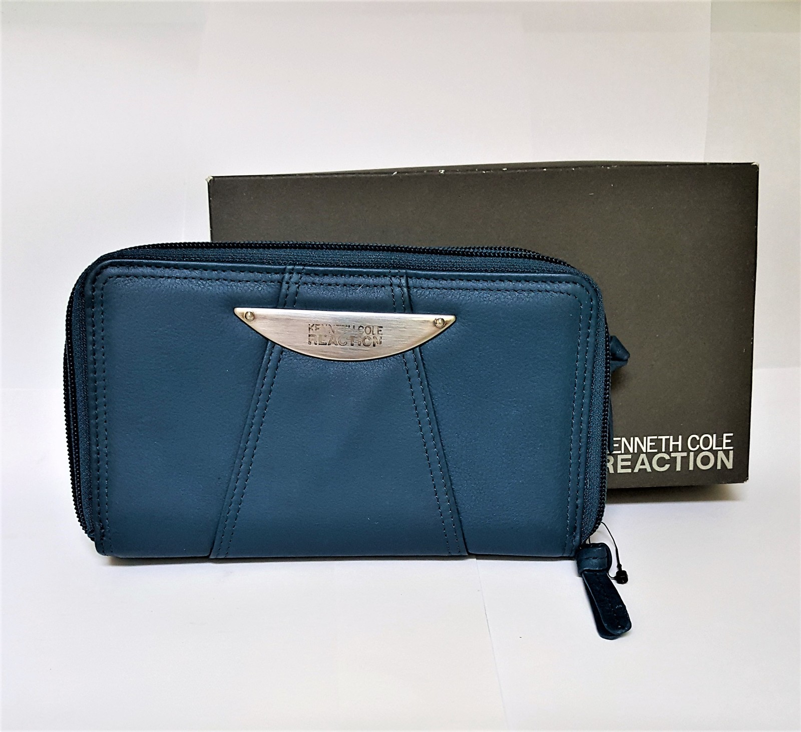 KENNETH COLE ~ Reaction Leather Zip Around Wallet ~ Teal ~NIB - Wallets