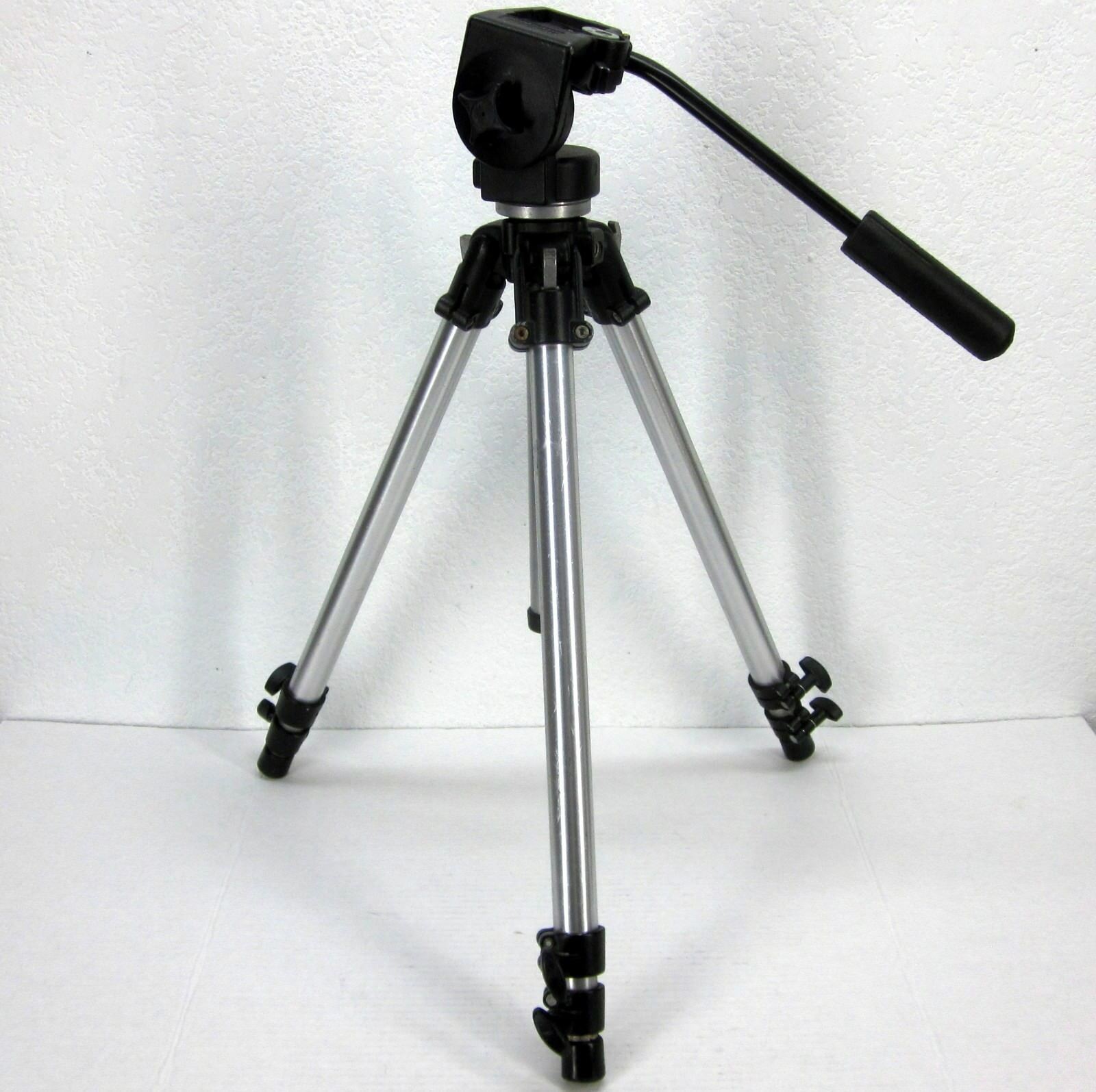 3001 Bogen Manfrotto Tripod With 3130 Head Made In ITALY missing a