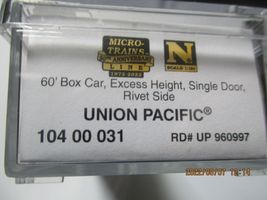 Micro-Trains # 10400031 Union Pacific 60' Box Car, Excess Height, Single Door, N image 6