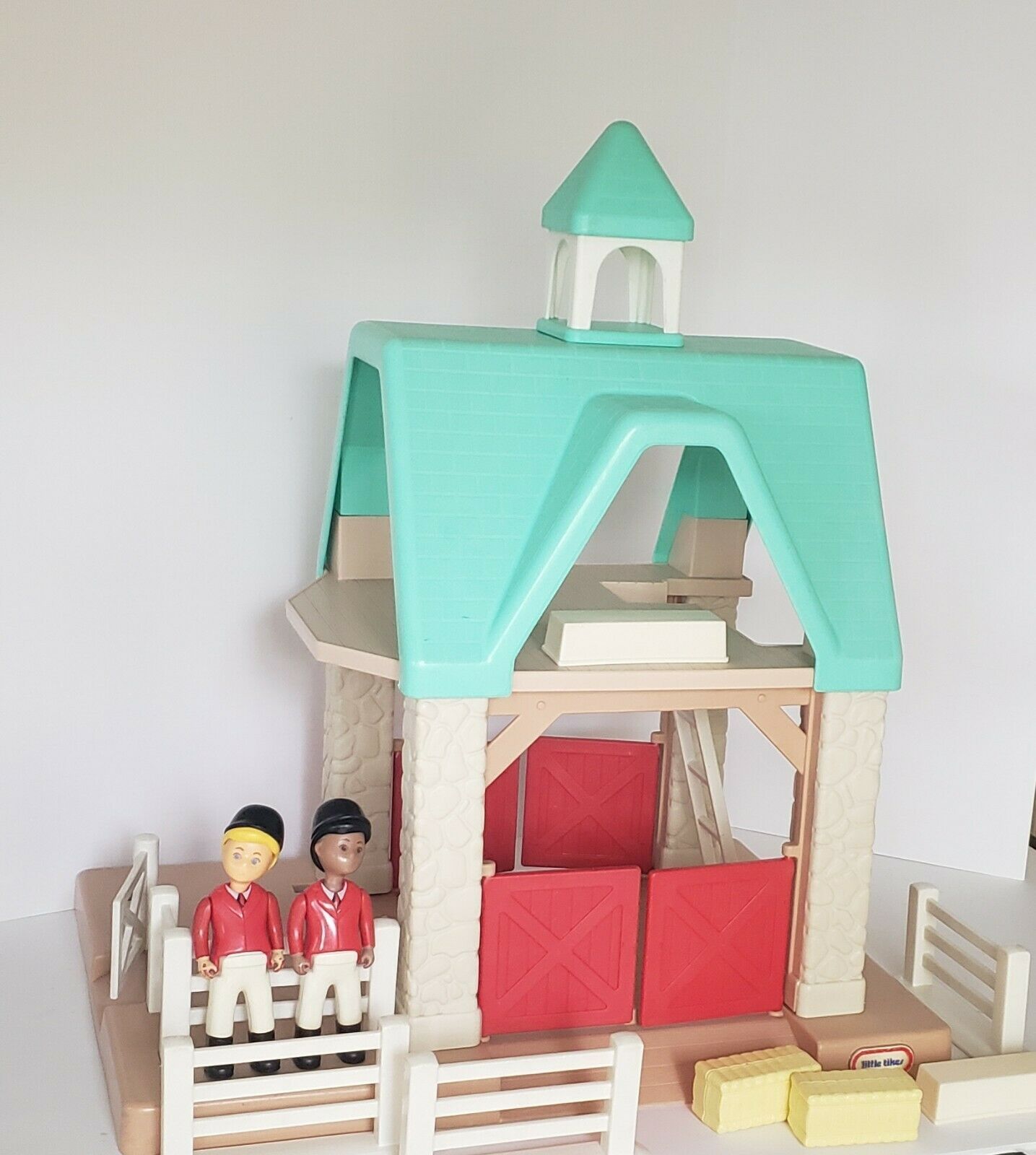 Vintage RARE Little Tikes Horse Stable Barn Farm W 2 Jockey Fence Hay