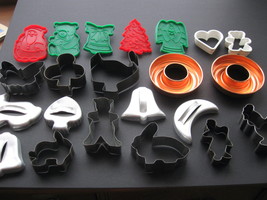 Assortment of 20 Cookie Cutters and 2 Small Ring Molds - 22 Baking Acces... - $24.99