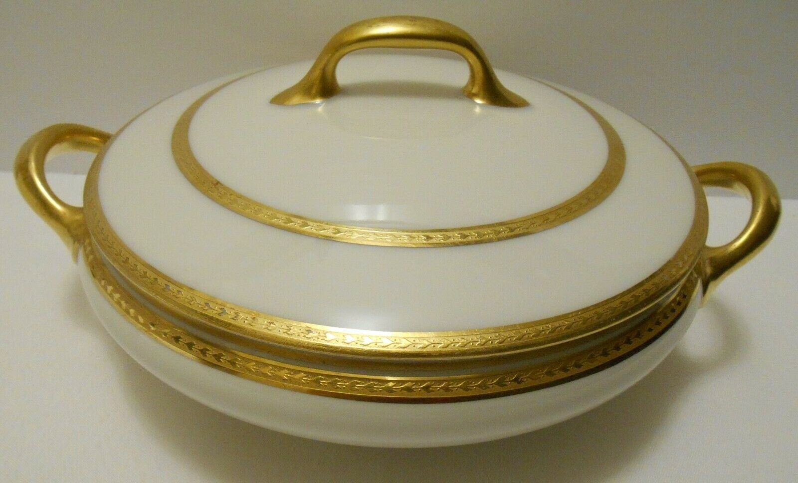 LIMOGES FRANCE ELITE Round White COVERED SERVING DISH Gold Laurel Trim - $129.00