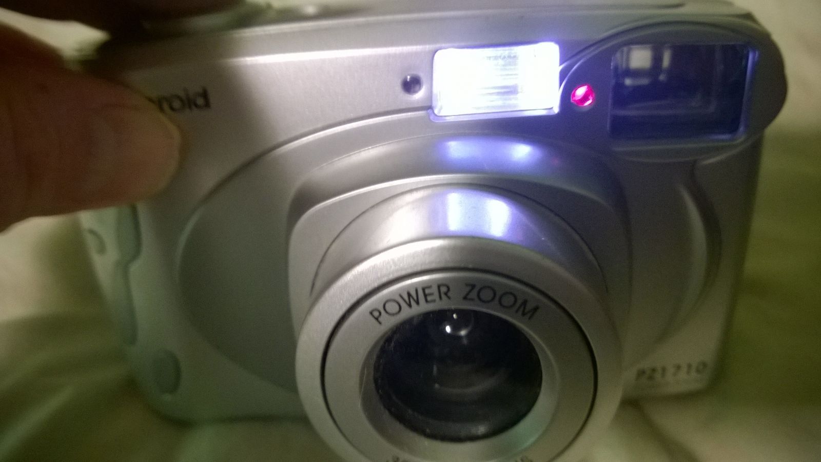 Polaroid 35 mm Film Power Zoom Camera 3557mm Lens PZ1710 Vintage