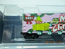Micro-Trains # 50700710 Micro-Mouse 2021 Christmas 50' Standard Boxcar Z-Scale image 5