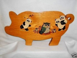 VTG.LARGE PIG PIGGY CUTTING BOARD~w/PANDA &amp; OWL FAMILY~HOME DECOR~17 x 8... - $24.70