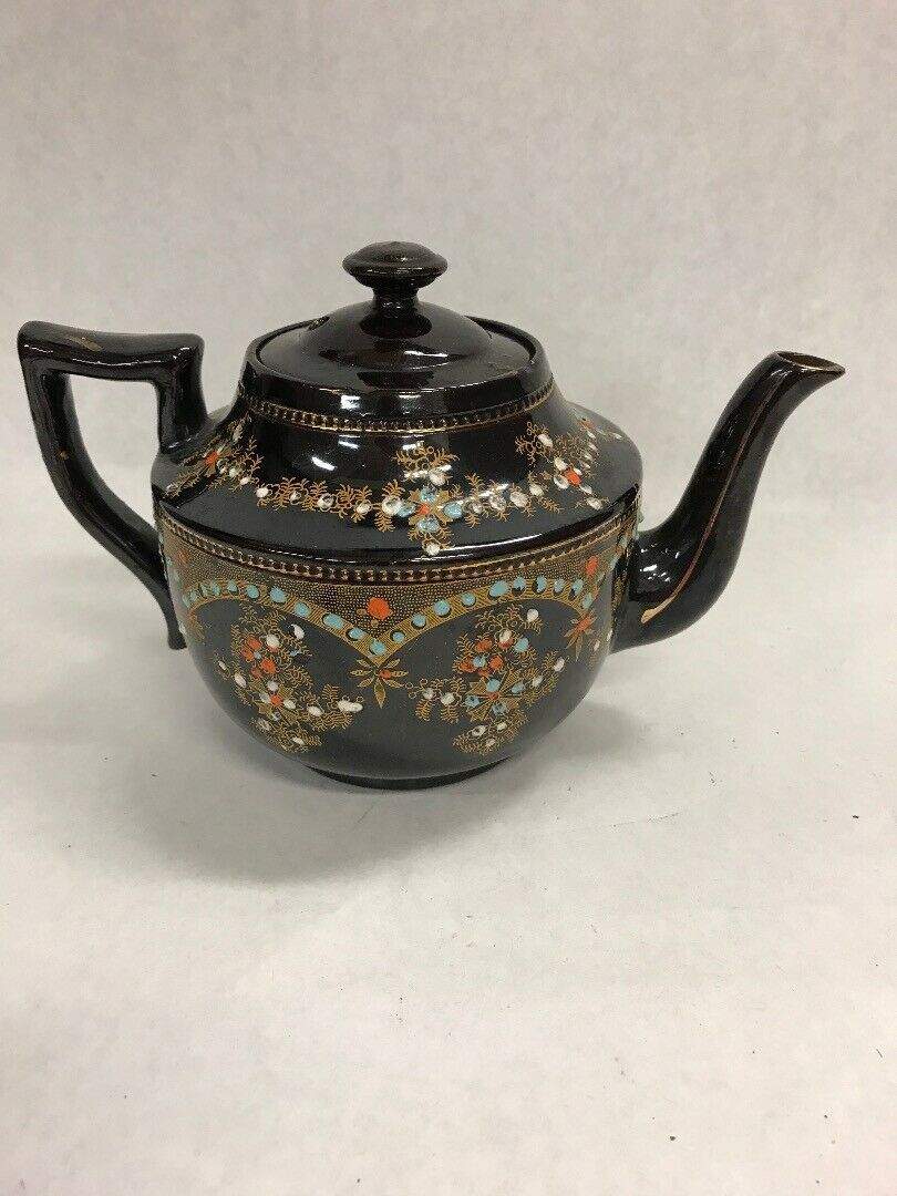 VINTAGE Black hand painted England No 7 Tea Pot Vintage with lid PRICE