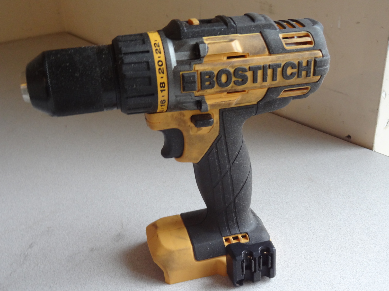 BOSTITCH BTC400 CORDLESS DRILL ONLY BARE TOOL USED GOOD SHAPE WORKS