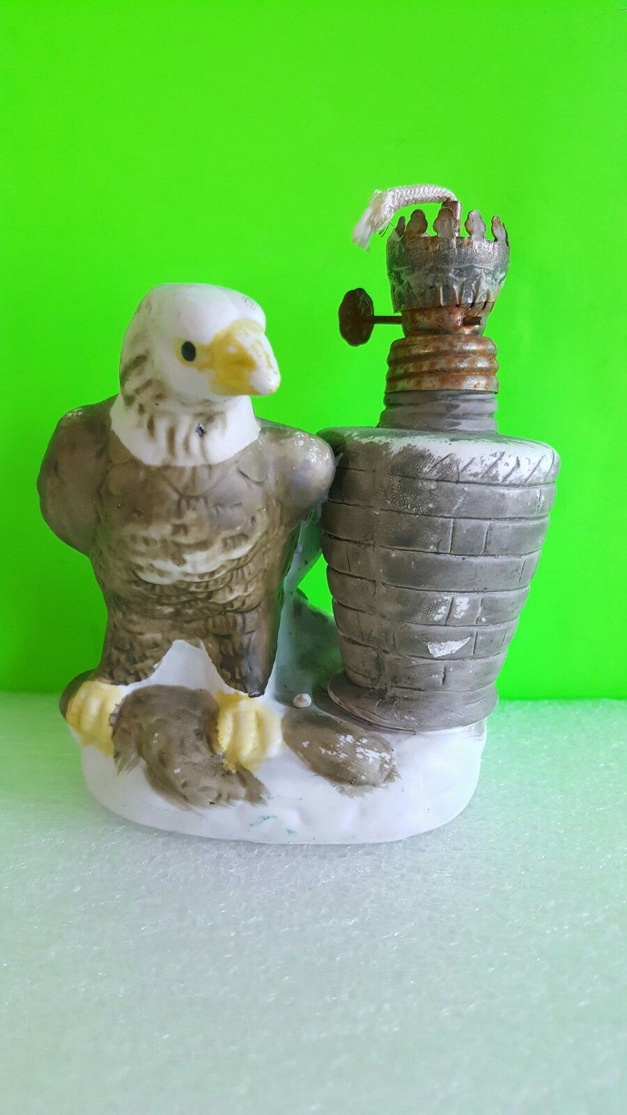 Primary image for Vintage Americana Porcelain Bald Eagle Figurine with Oil Lamp No Shade Ship Fast