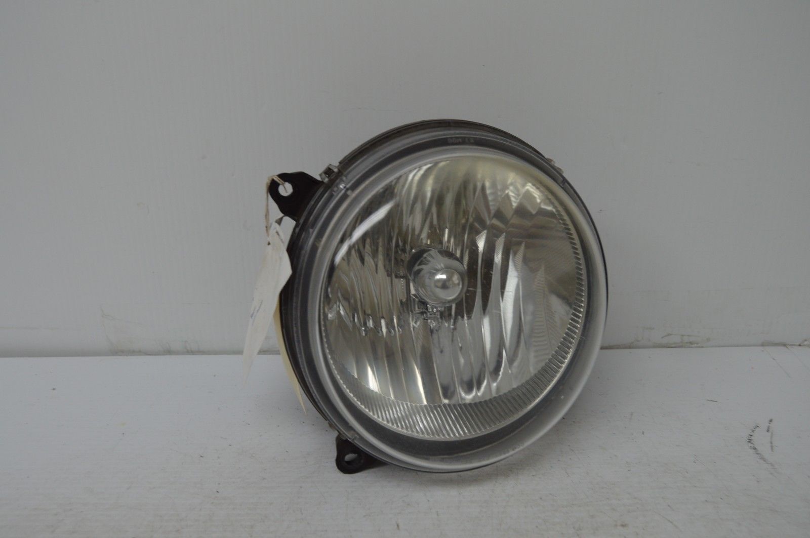 2005 2007 JEEP LIBERTY LEFT HEADLIGHT ASSEMBLY LEFT OEM HL13005