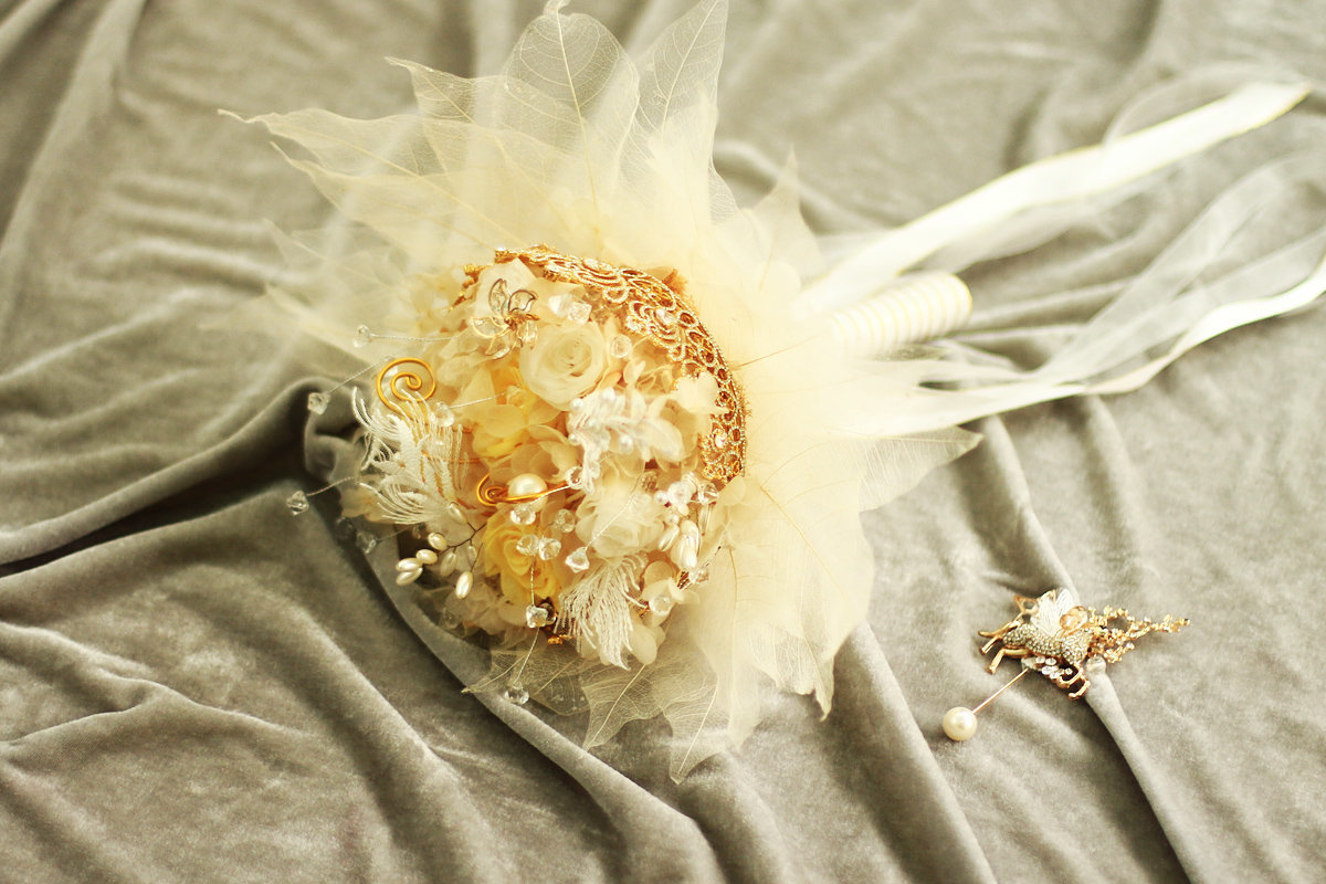 Creative Crown Jewelry Rose Bouquet, Ivory Golden Wedding Bridal Bouquet, Golden
