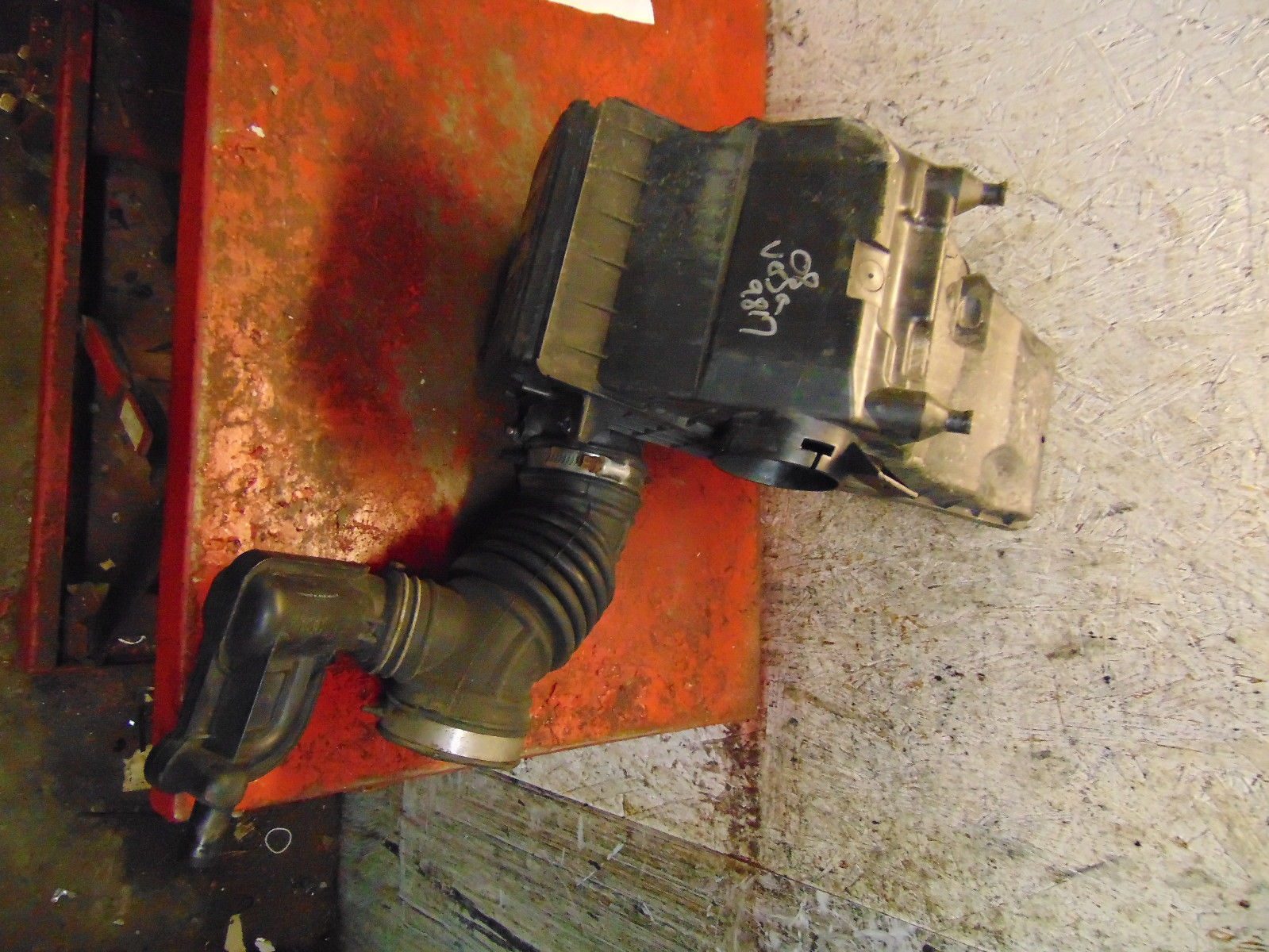 11 10 09 08 Nissan Versa oem 1.8 air filter cleaner intake housing box Air Cleaner Assemblies