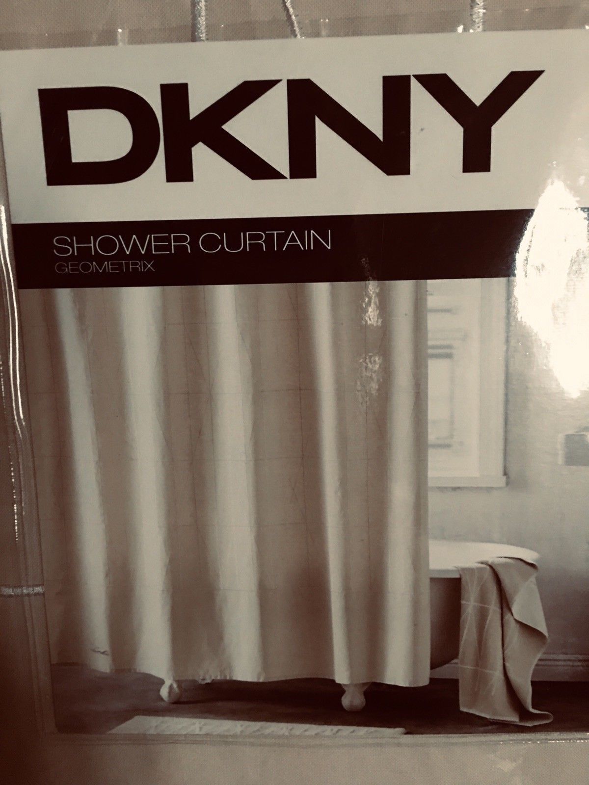 DKNY "GEOMETRIX"1PC SHOWER CURTAIN WHITE/IVORY FABRIC 72x72 bnip