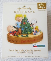 Hallmark Peanuts Gang Deck The Halls Charlie Brown w/Light &amp; Sound 2006 ... - $25.95