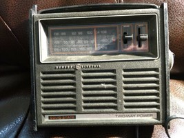 Vtg General Electric GE Solid State 2-Way Power AM FM Portable Radio Model 72910 - $16.81