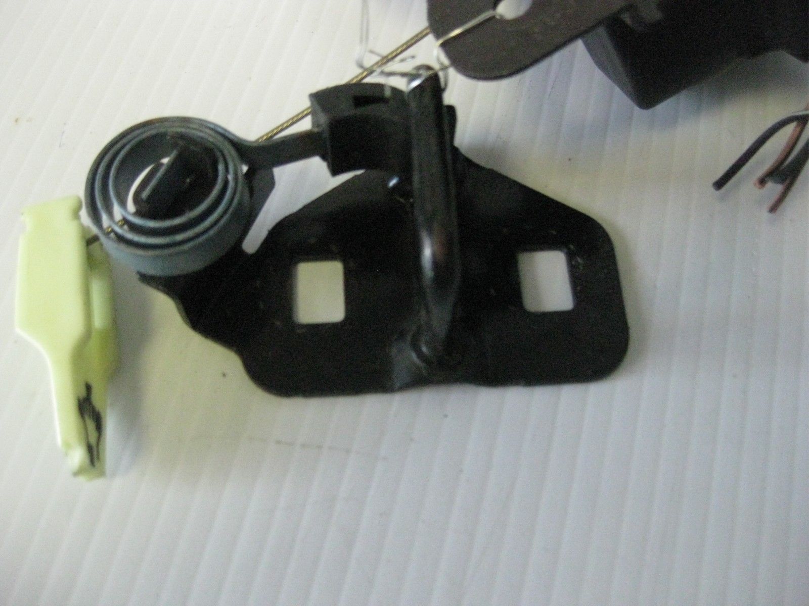 Chrysler Sebring Lxi 2002 Trunk Door Latch w/ Striker Emergency Release Pull OEM Locks & Hardware