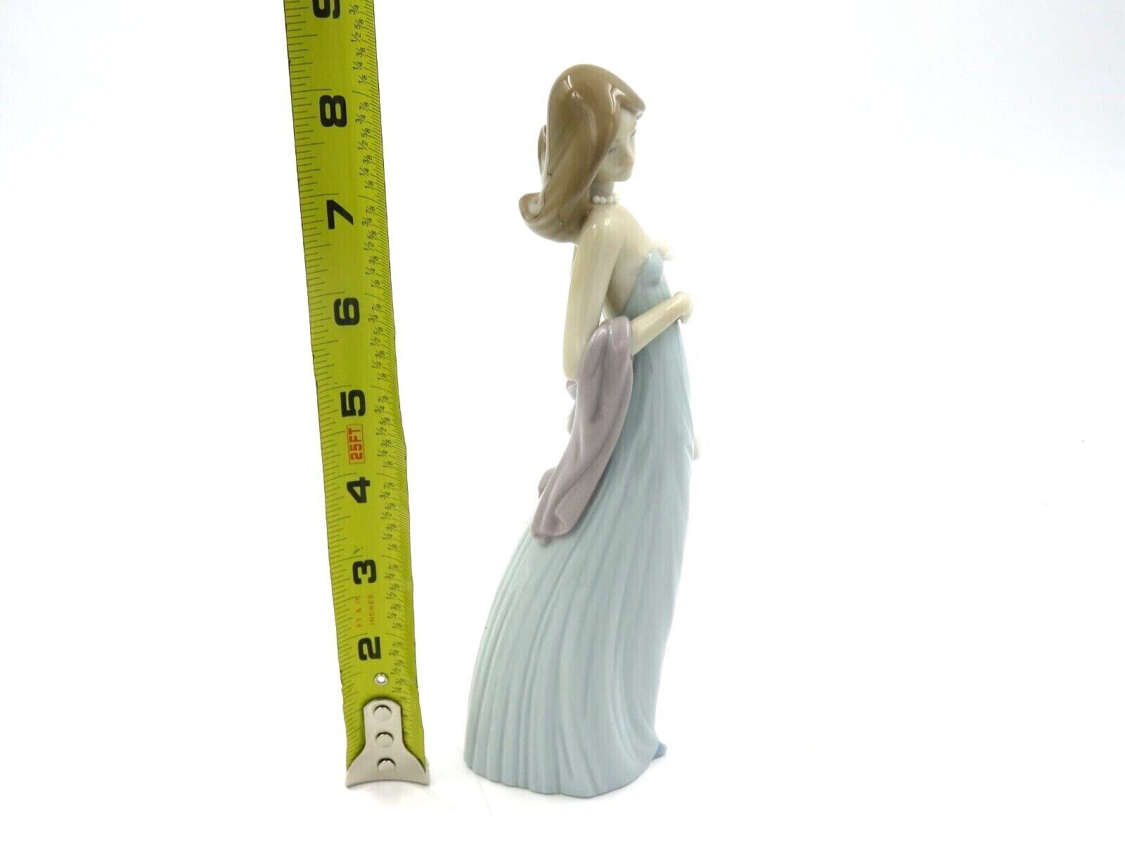 Lladro Porcelain Figurine 5487 Ingenue Woman and similar items