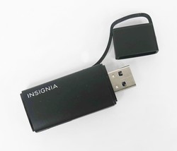 Insignia NS-DCR30S2K USB 3.0 Compact Memory Card Reader image 1