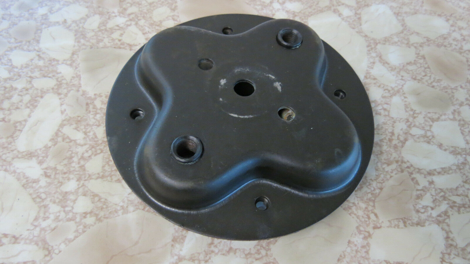 NOS HONDA 3813 Mower Lawn Tractor 38" DECK ROUND FAN BLADE HOLDER 76517