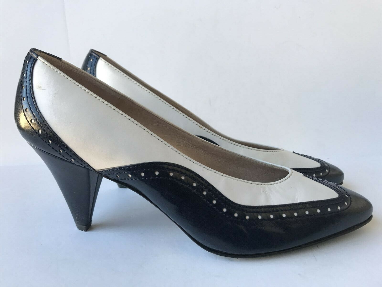 Primary image for vintage bruno magli two tone leather pumps 7AA Blue White 