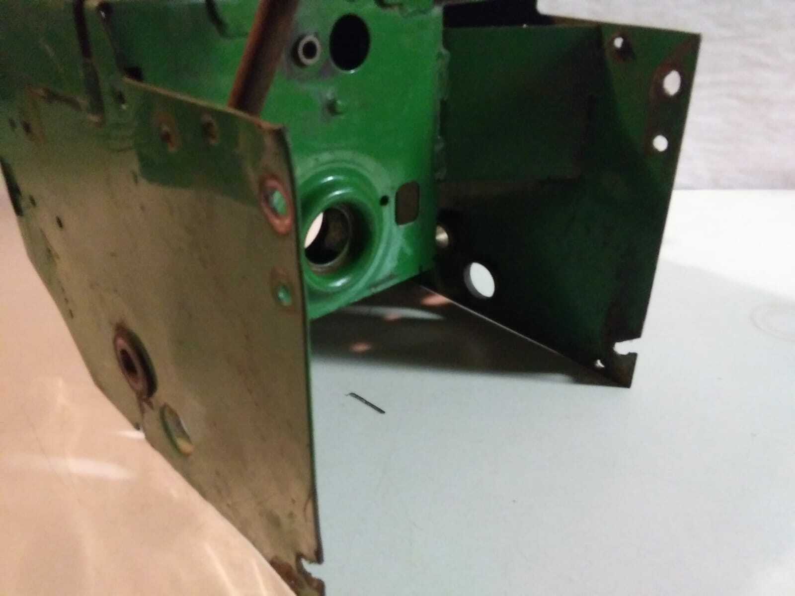 OEM JOHN DEERE SNOWBLOWER GEARBOX ENGINE BED AM121140 Everything Else