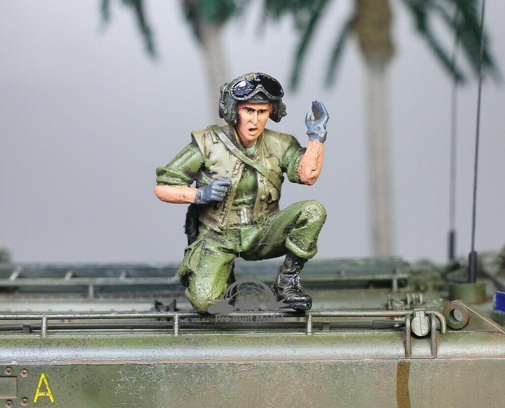 USMC Marine Soldier Patrolling in Vietnam war 1:35 Pro Built Model